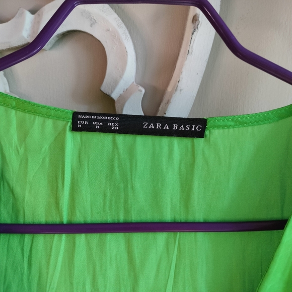 ⭐Outfits by Simo⭐ Zara Satin Top - Picture 3 of 9